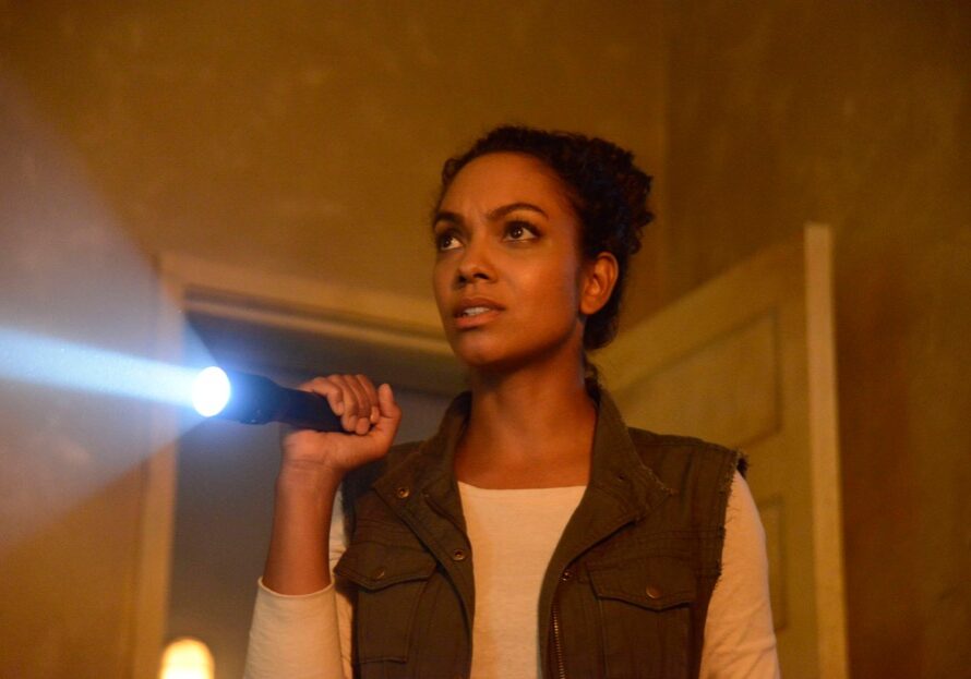 SLEEPY HOLLOW: Jenny (Lyndie Greenwood) makes a discovery in the "Mama" episode of SLEEPY HOLLOW airing Monday, Nov. 17 (9:00-10:00 PM ET/PT) on FOX. ©2014 Fox Broadcasting Co. Cr: Brownie Harris/FOX