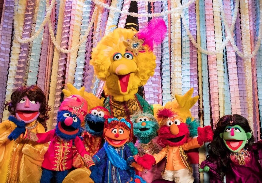 Big Bird, Grover, Elmo, Zoe and other Muppets have fun exploring Indian traditions while dressed in traditional Indian clothes.