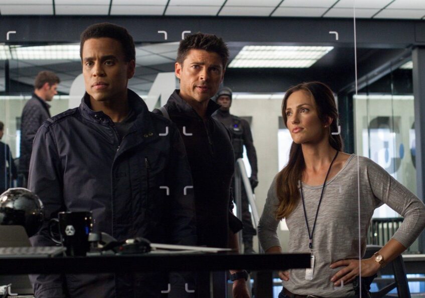 ALMOST HUMAN: ALMOST HUMAN: L-R: Dorian (Michael Ealy), Det. John Kennex (Karl Urban) and Valerie (Minka Kelly) in the "Perception" episode of ALMOST HUMAN, airing Monday, Jan. 13 (8:00-9:00 PM ET/PT) on FOX. ©2013 Fox Broadcasting Co. Cr: Liane Hentscher / FOX