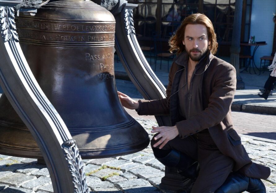 SLEEPY HOLLOW: Ichabod (Tom Mison) looks for clues in the "Awakening" episode of SLEEPY HOLLOW airing Monday, Feb. 16 (9:00-10:00 PM ET/PT) on FOX. ©2015 Fox Broadcasting Co. CR: Brownie Harris/FOX