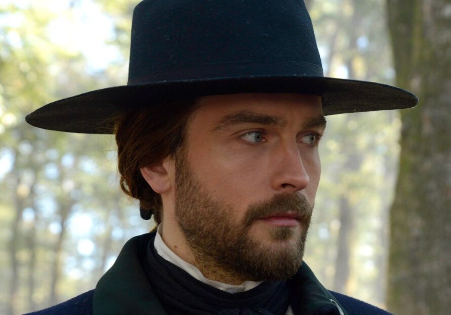 SLEEPY HOLLOW: Ichabod (Tom Mison) in the "Tempus Fugit" Season Finale episode of SLEEPY HOLLOW airing Monday, Feb. 23 (9:00-10:00 PM ET/PT) on FOX. ©2015 Fox Broadcasting Co. CR: Brownie Harris/FOX