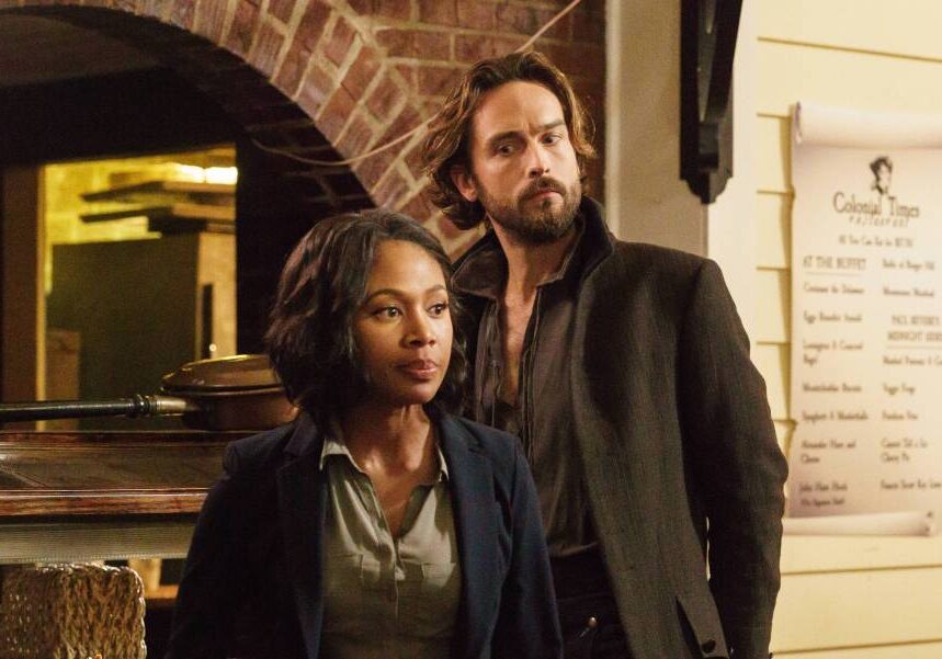 SLEEPY HOLLOW: Ichabod Crane (Tom Mison, L) and Abbie (Nicole Beharie, R) in the "I, Witness" Season Three premiere episode of SLEEPY HOLLOW airing Thursday, Oct. 1 (9:00-10:00 PM ET/PT) on FOX. ©2014 Fox Broadcasting Co. CR: Tina Rowden/FOX